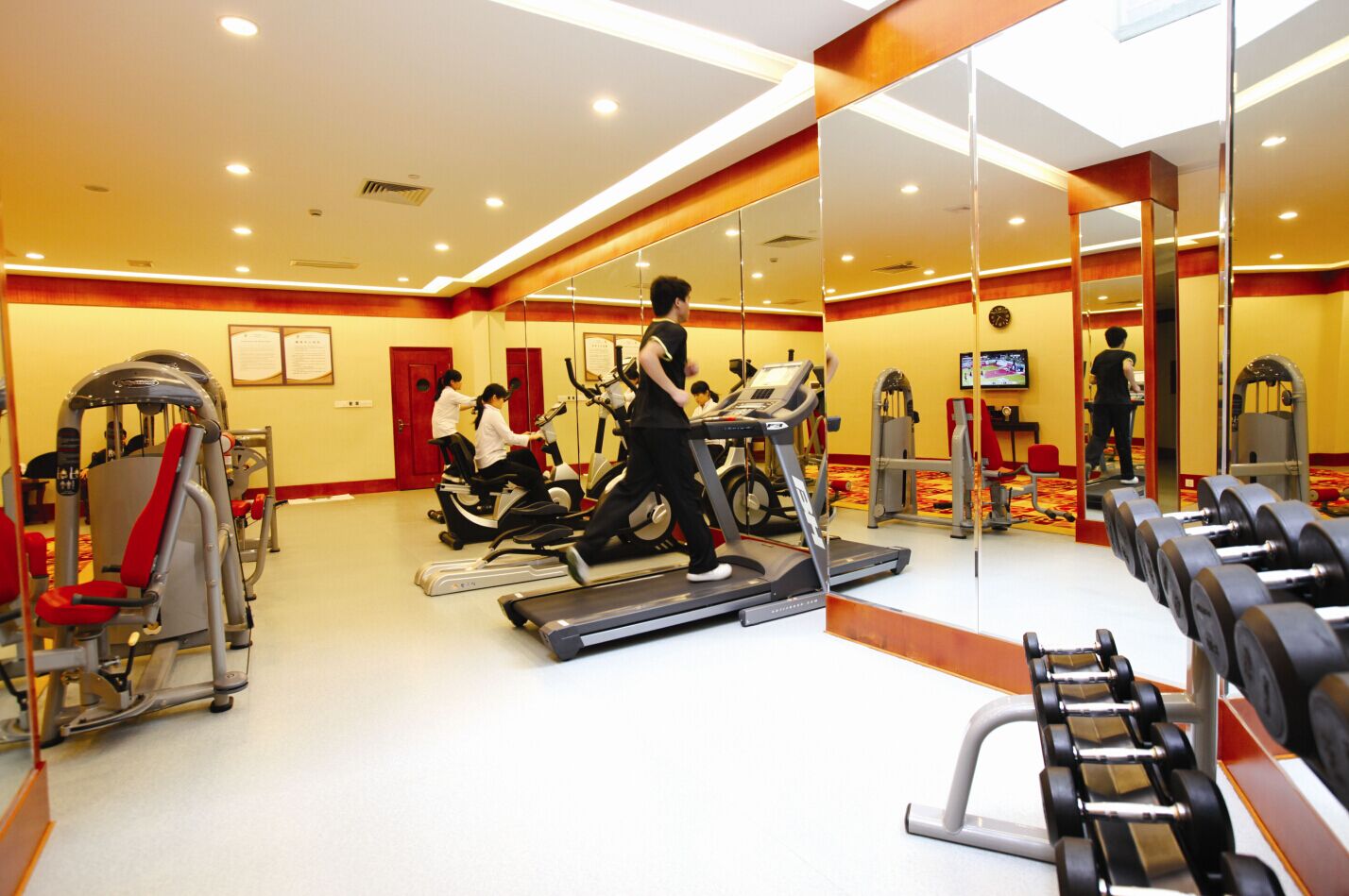 青和錦江健身房